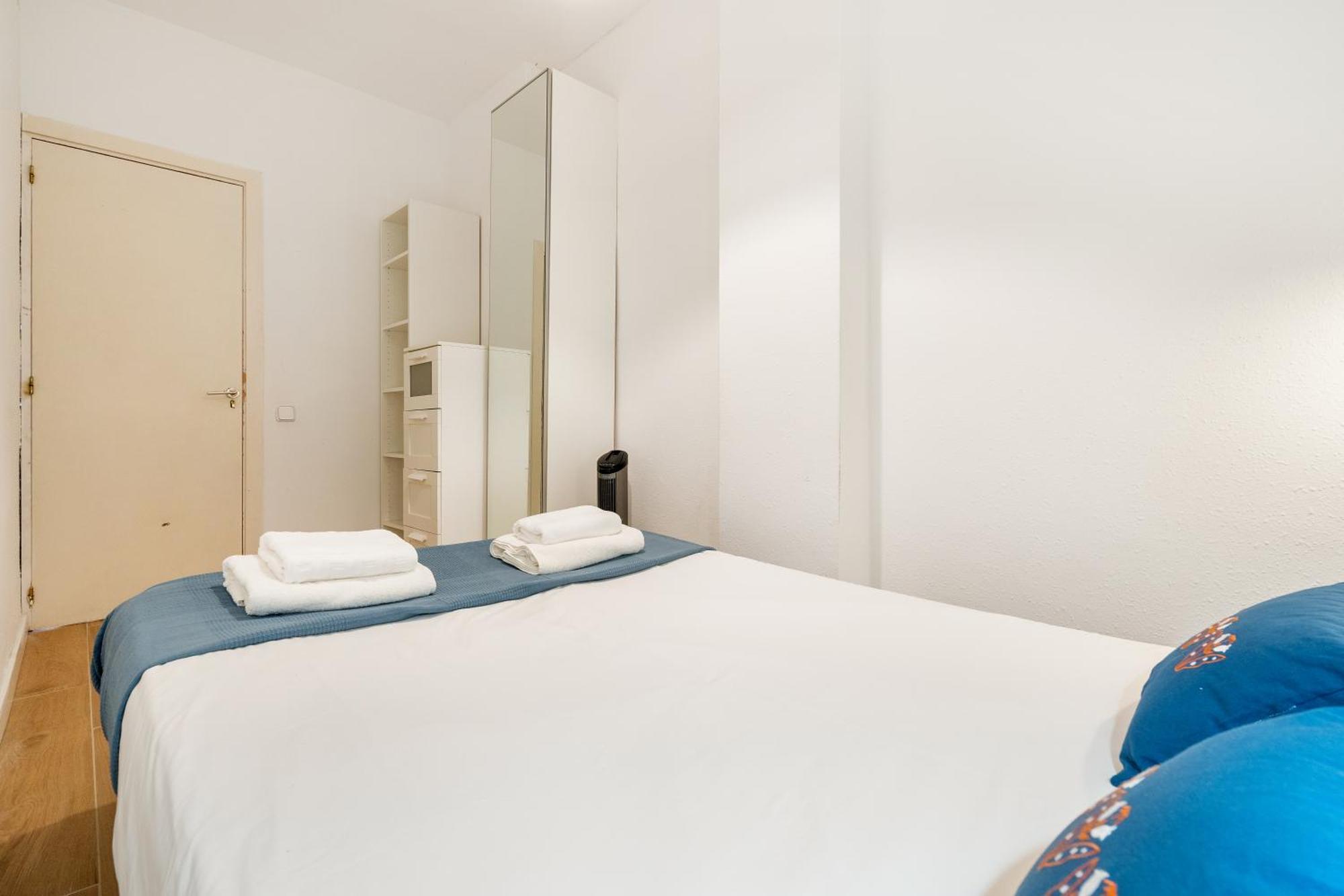 Fridays Flats Spacious 4Br Family Retreat Барселона Екстер'єр фото