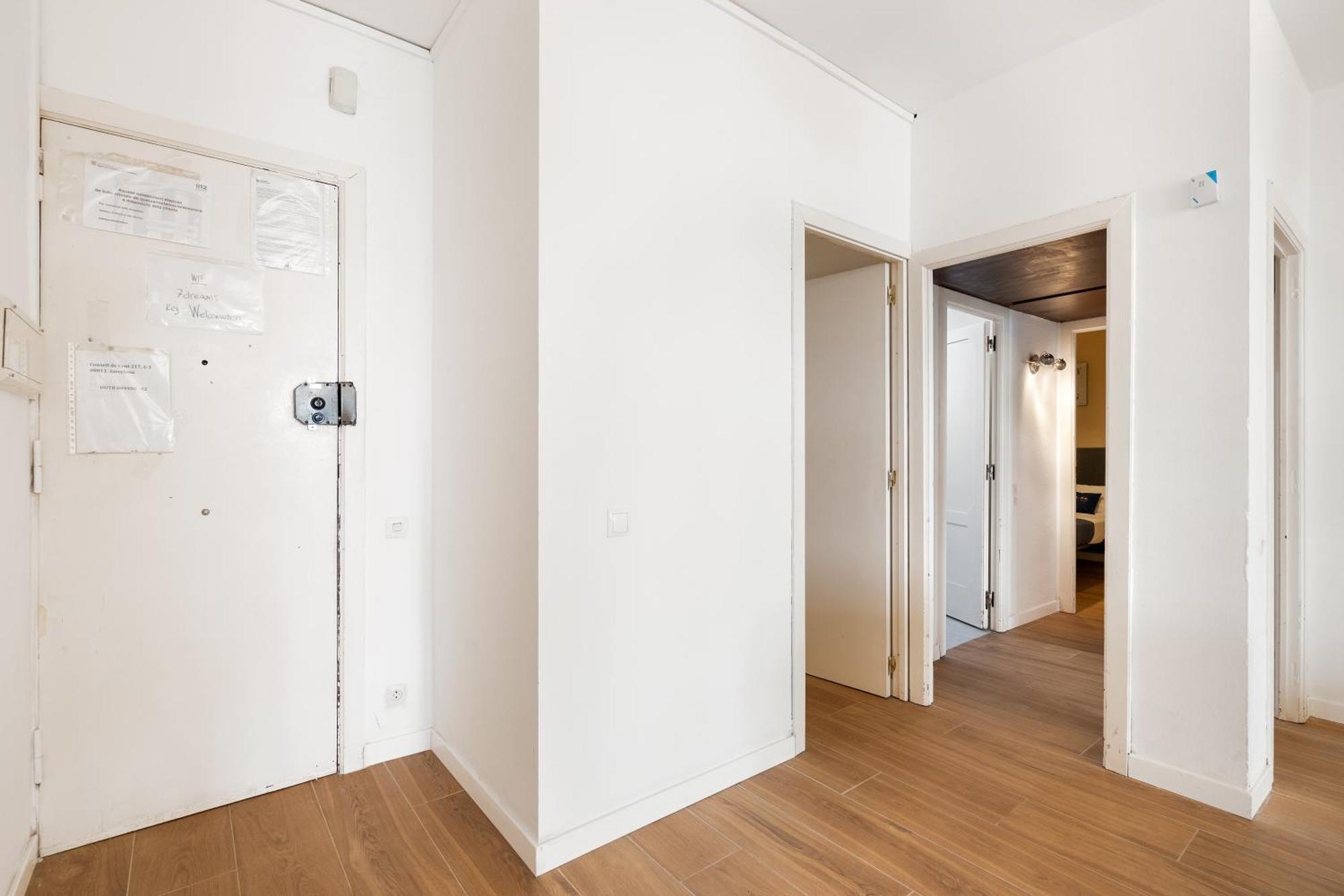 Fridays Flats Spacious 4Br Family Retreat Барселона Екстер'єр фото