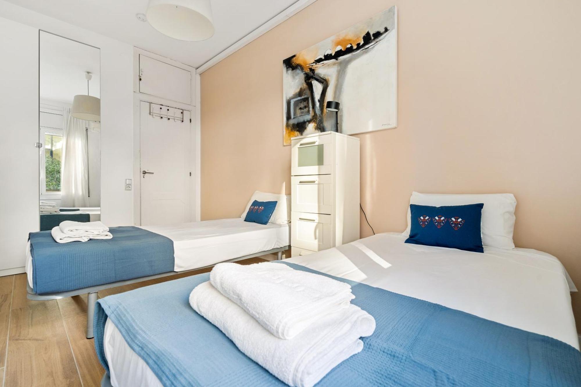 Fridays Flats Spacious 4Br Family Retreat Барселона Екстер'єр фото