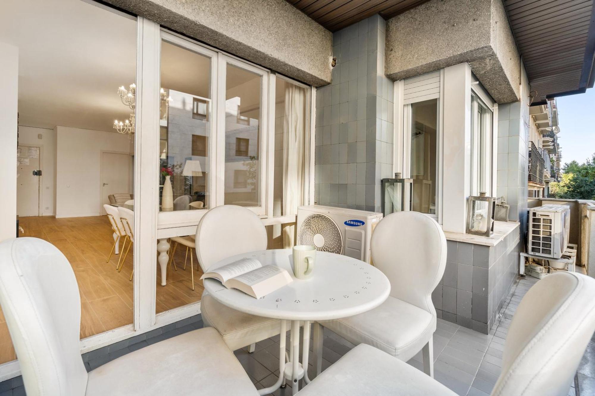 Fridays Flats Spacious 4Br Family Retreat Барселона Екстер'єр фото